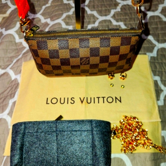 Louis Vuitton Mini Damier Pochette DATE STAMPED SP0042 w/COA - Picture 14 of 15